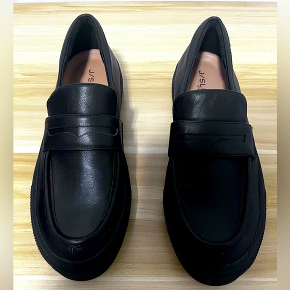 Classic Black Leather Slip-On Loafers - Picture 1 of 9